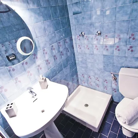 Itziar Planet Costa Dorada Апартаменты *